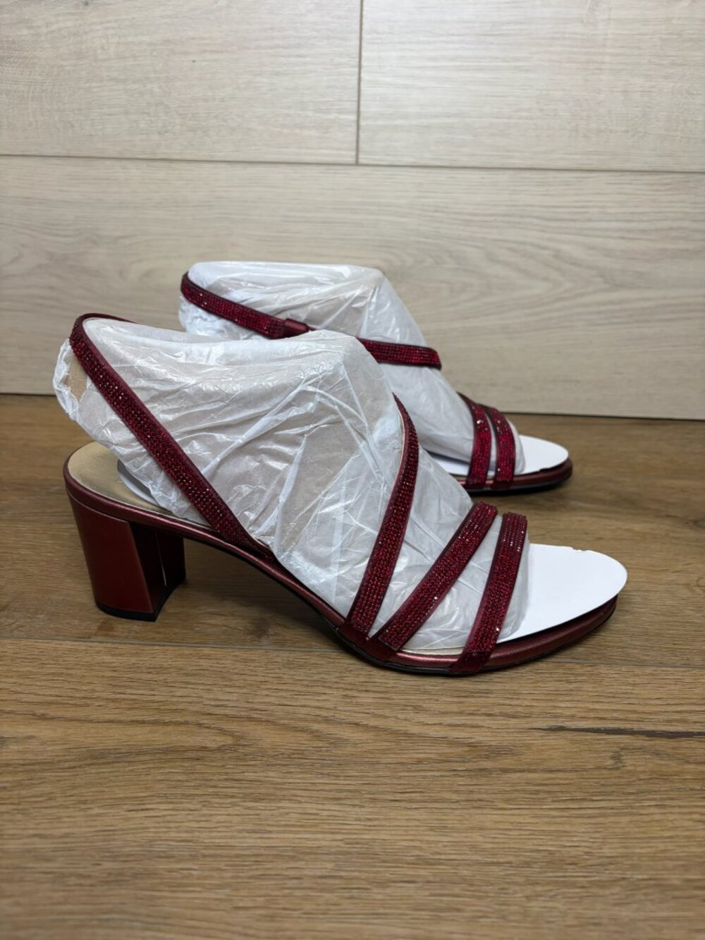Naturalizer Vanessa2 Strappy Sandal, Women Heeled Cranberry Size 10M
